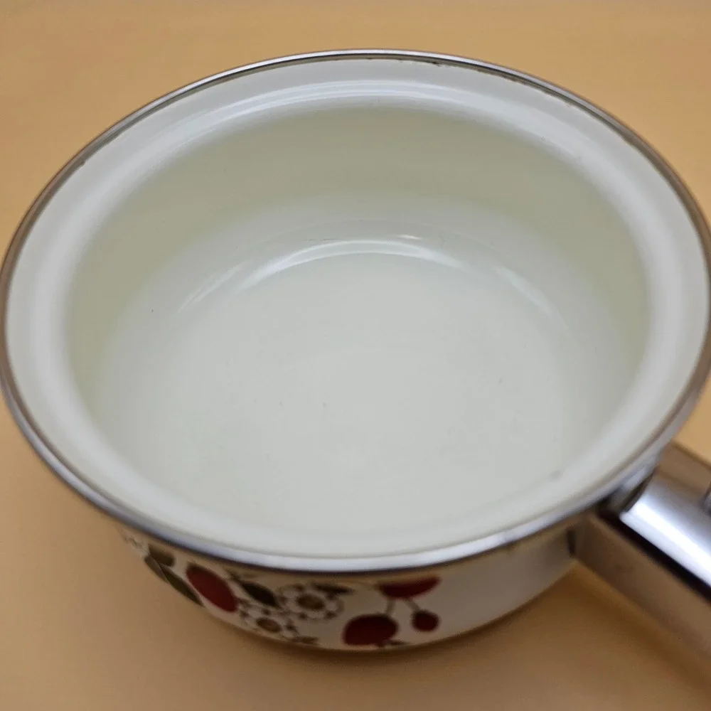 Sheffield Strawberries n Cream Enamel Saucepan‎ Pot with Creamer Pitcher Set